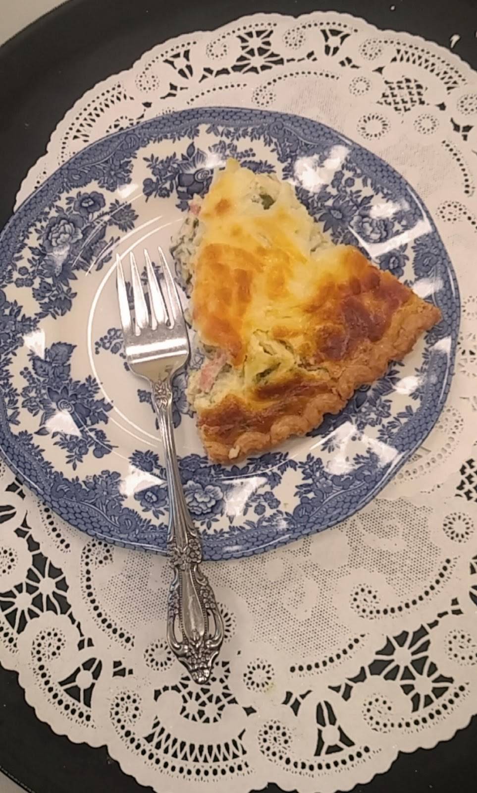 Boarding House Treasures & Tea Room | restaurant | 3903 Ellison St, Hope Mills, NC 28348, USA | 9104917777 OR +1 910-491-7777