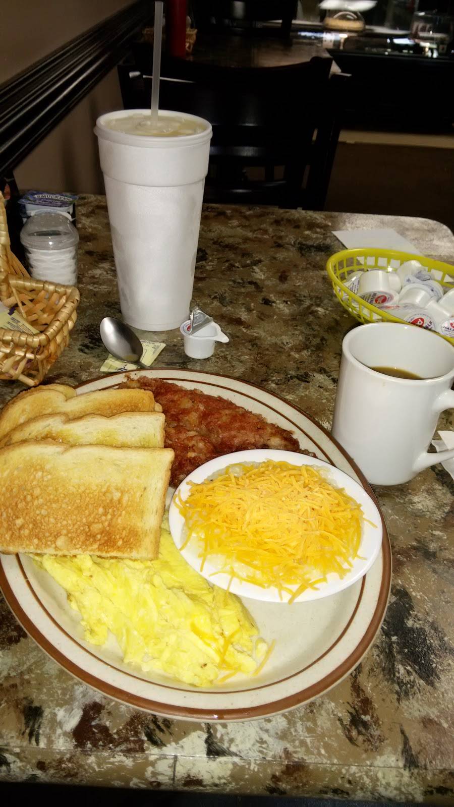 C P Deli | restaurant | 3707 Crill Ave, Palatka, FL 32177, USA | 3863281199 OR +1 386-328-1199