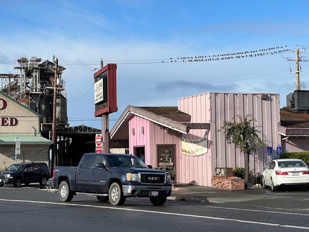 Kristinas Restaurant | restaurant | 250 W 5th St, Eureka, CA 95501, USA | 7074443322 OR +1 707-444-3322