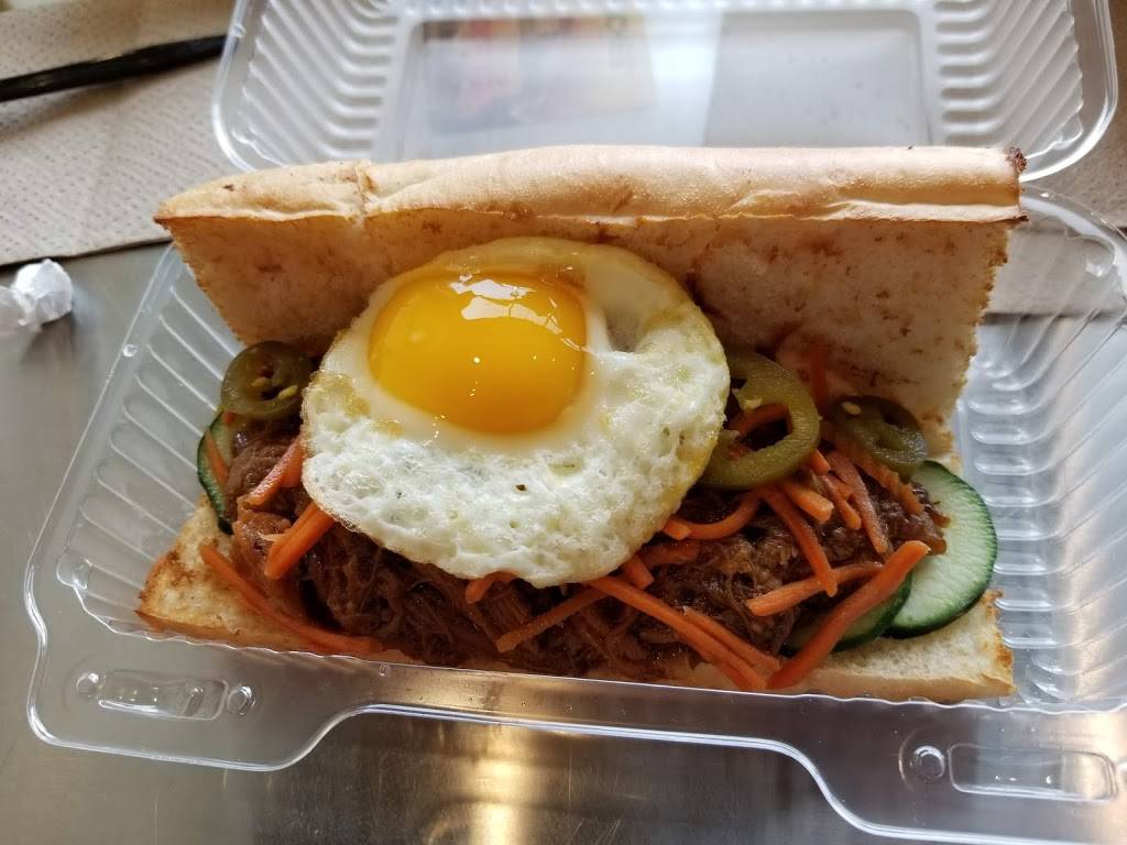 Which Wich Superior Sandwiches | restaurant | 5330 Cedar Lake Rd S Suite 500, St Louis Park, MN 55416, USA | 9524019424 OR +1 952-401-9424