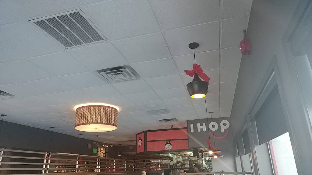 IHOP | bakery | 70 Boston Turnpike, Shrewsbury, MA 01545, USA | 5087919328 OR +1 508-791-9328