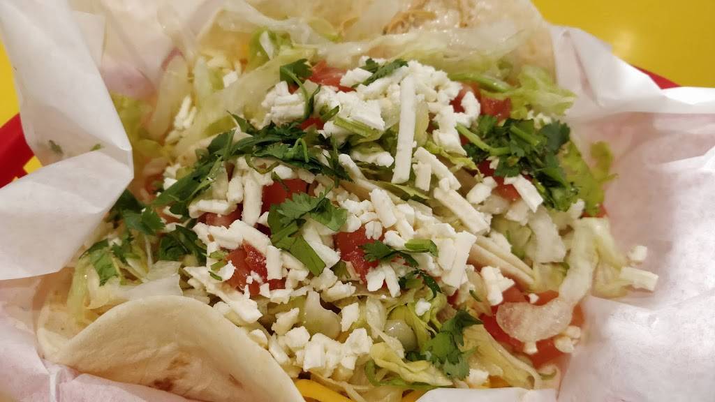 Fuzzys Taco Shop | restaurant | 201 E 9th St #100, Coralville, IA 52241, USA | 3193591644 OR +1 319-359-1644