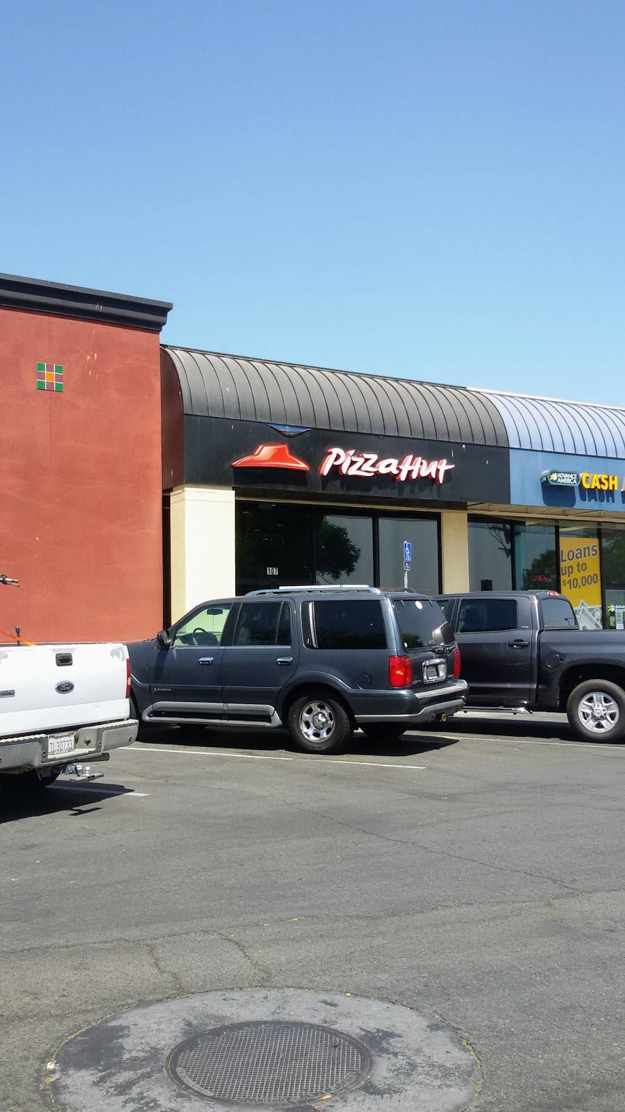 Pizza Hut | meal takeaway | 410 N 11th Ave Suite 107, Hanford, CA 93230, USA | 5595820368 OR +1 559-582-0368