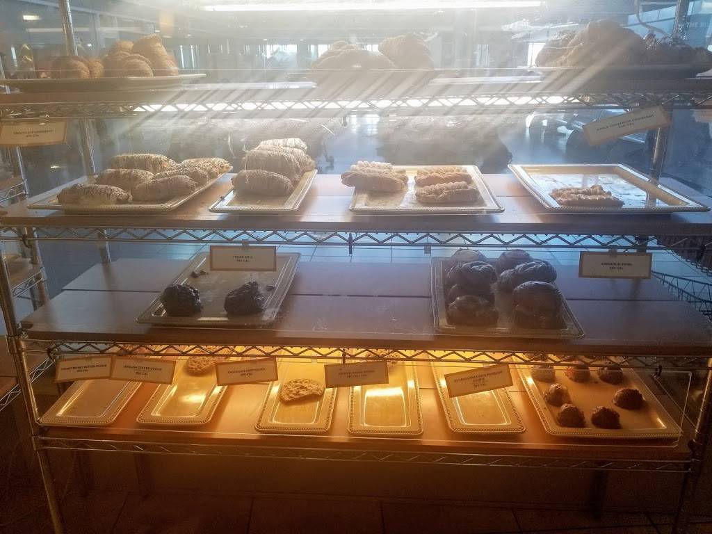 Au Bon Pain | restaurant | One Bay St, Staten Island, NY 10301, USA | 7184200846 OR +1 718-420-0846