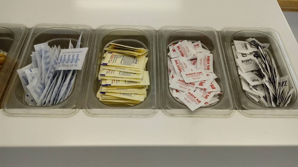 Bakers Drive-Thru | restaurant | 2416 W Arrow Route, Upland, CA 91786, USA | 9098845233 OR +1 909-884-5233