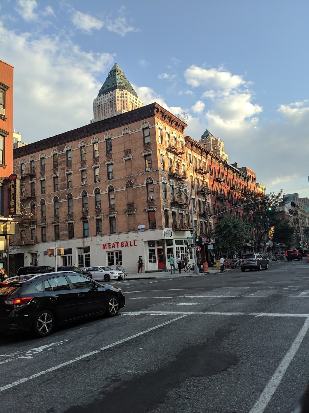 Alans Farmland Ltd | restaurant | 27 Columbus Ave, New York, NY 10023, USA | 2122655886 OR +1 212-265-5886