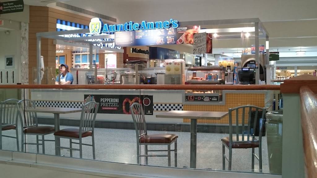 Auntie Annes Pretzels | restaurant | 200 Mall Cir Dr, Monroeville, PA 15146, USA | 4123738140 OR +1 412-373-8140