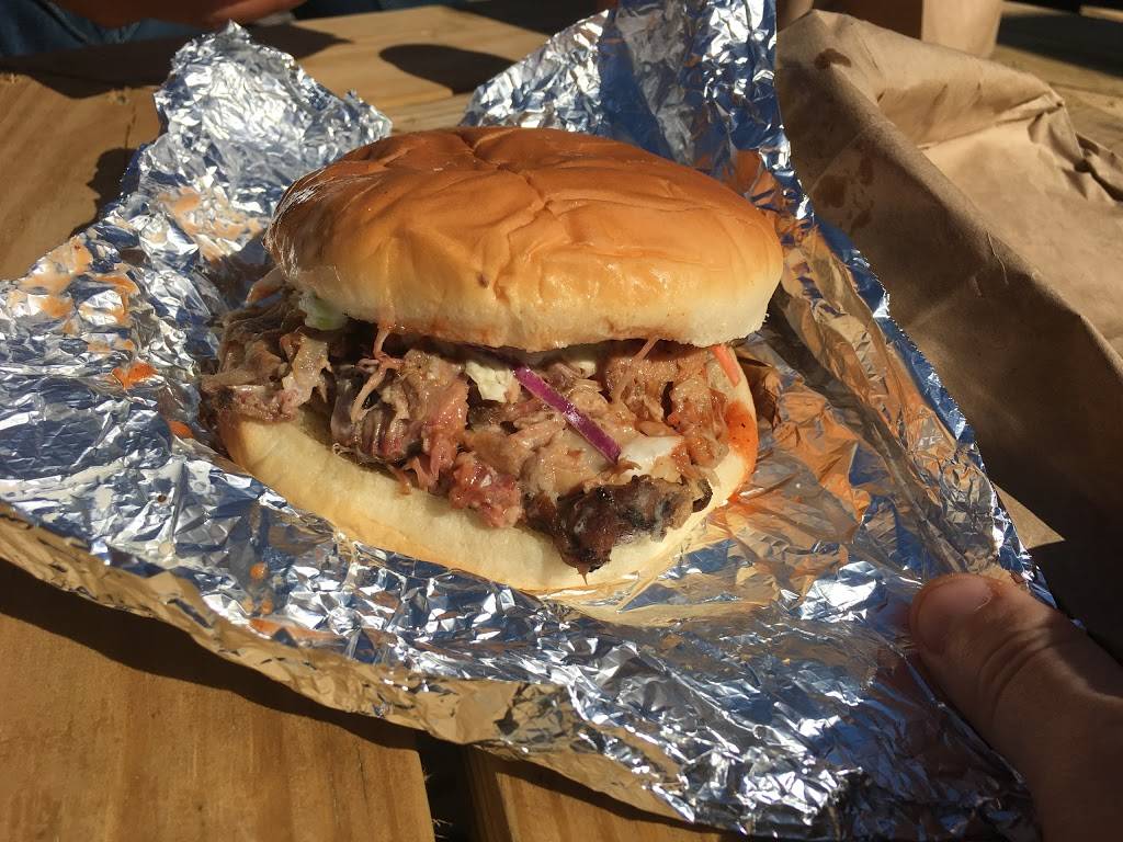 Perrys BBQ & Catering | restaurant | 215 E Ruff St, Paris, TN 38242, USA | 7313369668 OR +1 731-336-9668