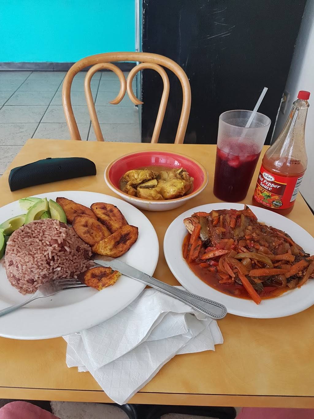 K&L Caribbean Restaurant | restaurant | 624 9th Ave W, Bradenton, FL 34205, USA | 9415675868 OR +1 941-567-5868