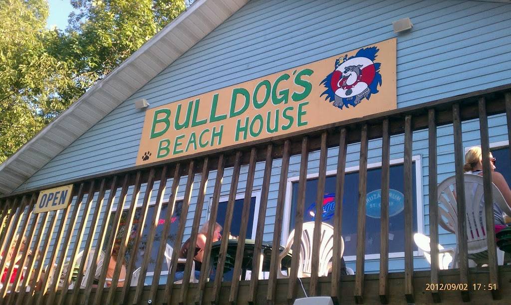 Bulldogs Beach House | restaurant | 121 Teton Ln, Camdenton, MO 65020, USA | 5738733311 OR +1 573-873-3311