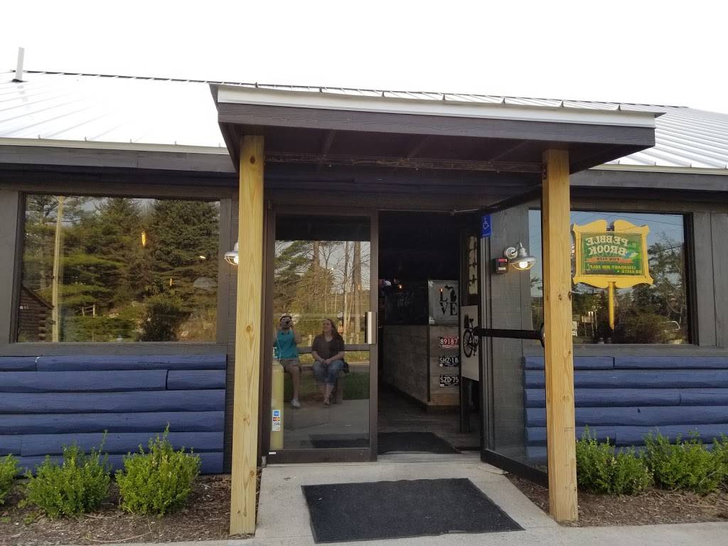 Hopscotch Brick Oven and Taproom | restaurant | 2032 US-31, Traverse City, MI 49686, USA | 2312524718 OR +1 231-252-4718