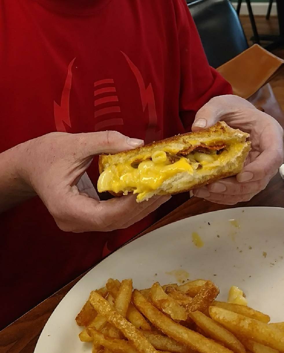 Roane Street Grill | restaurant | 812 N Roane St, Harriman, TN 37748, USA | 8652856025 OR +1 865-285-6025