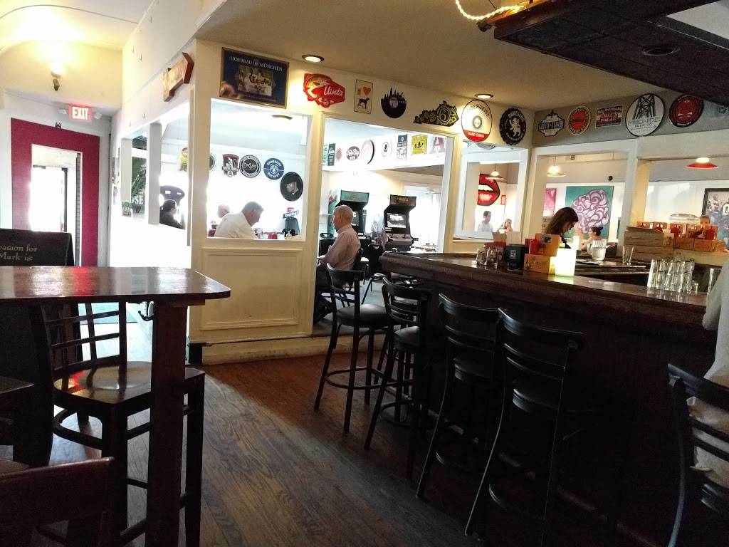 Hilltop Tavern | restaurant | 1800 Frankfort Ave, Louisville, KY 40206, USA | 5027422908 OR +1 502-742-2908