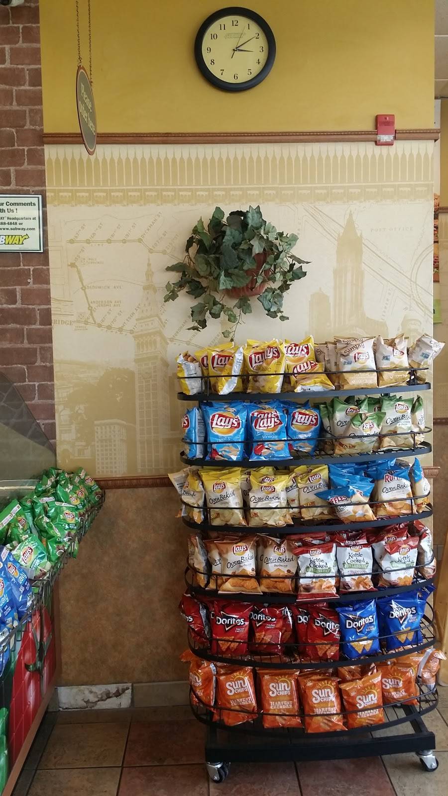 Subway Restaurants | restaurant | 583 Elmwood Ave, Providence, RI 02907, USA | 4017813009 OR +1 401-781-3009