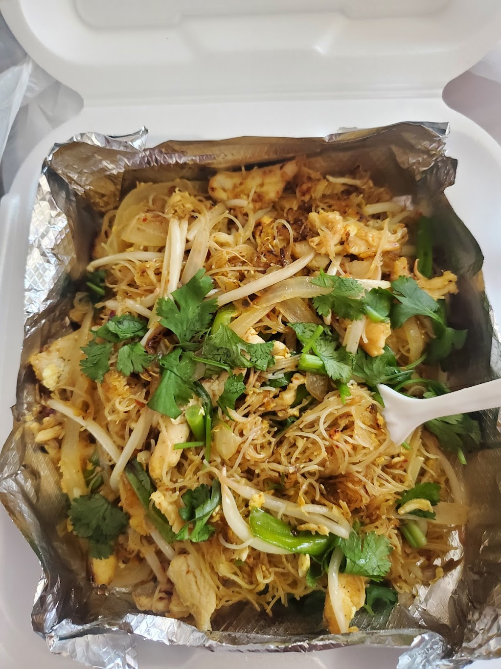 Chef million Thai bistro | restaurant | 1929 N Decatur Blvd, Las Vegas, NV 89108, USA | 7023331740 OR +1 702-333-1740