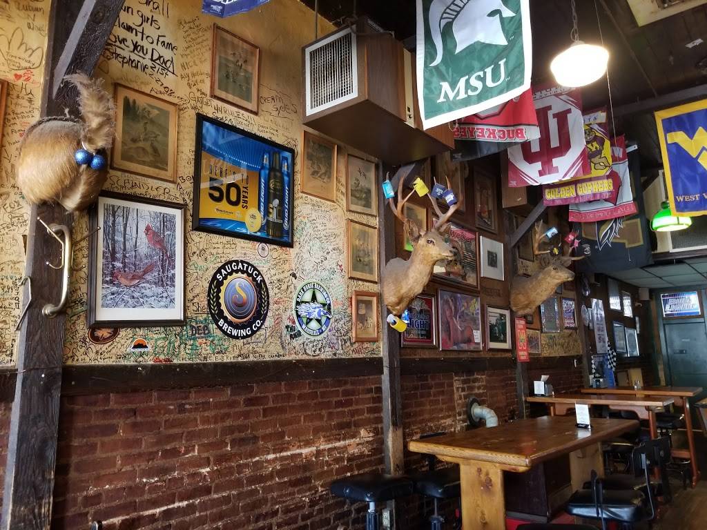 Copper Athletic Club | restaurant | 133 W Michigan Ave, Marshall, MI 49068, USA | 2697815400 OR +1 269-781-5400