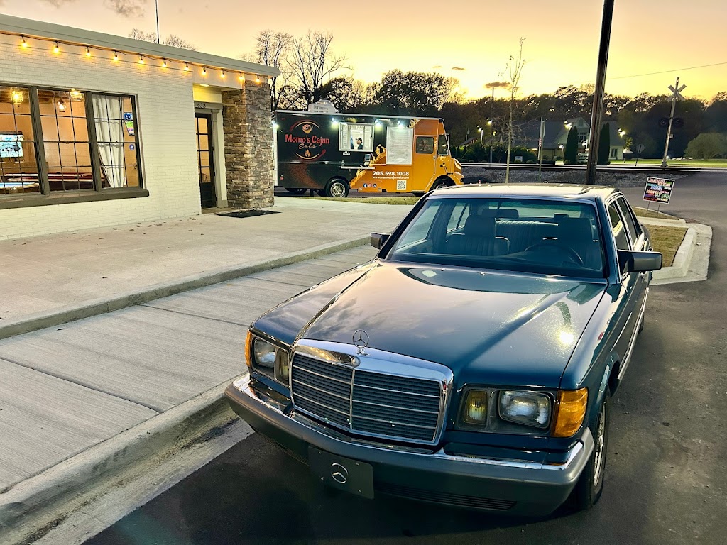 Momos Cajun Eatz | restaurant | 633 11th Ave SW, Alabaster, AL 35007, USA | 2055981008 OR +1 205-598-1008