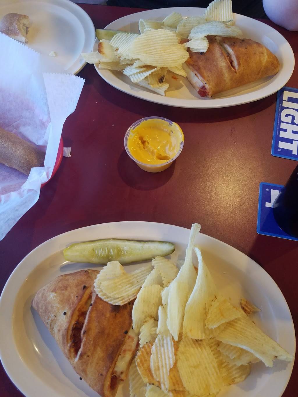 Twiggy’s One Headlight Pub | restaurant | 8567 Wabash Ave, Terre Haute, IN 47803, USA | 8128776776 OR +1 812-877-6776