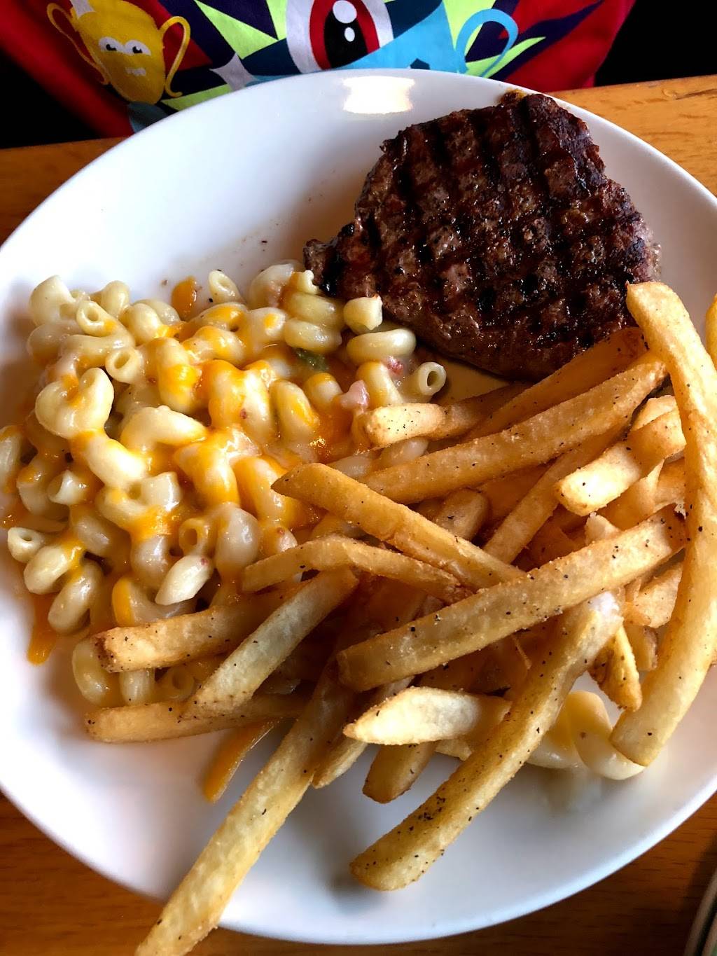 Applebees Grill + Bar | restaurant | 108 Haddonfield Rd, Cherry Hill, NJ 08002, USA | 8566635008 OR +1 856-663-5008