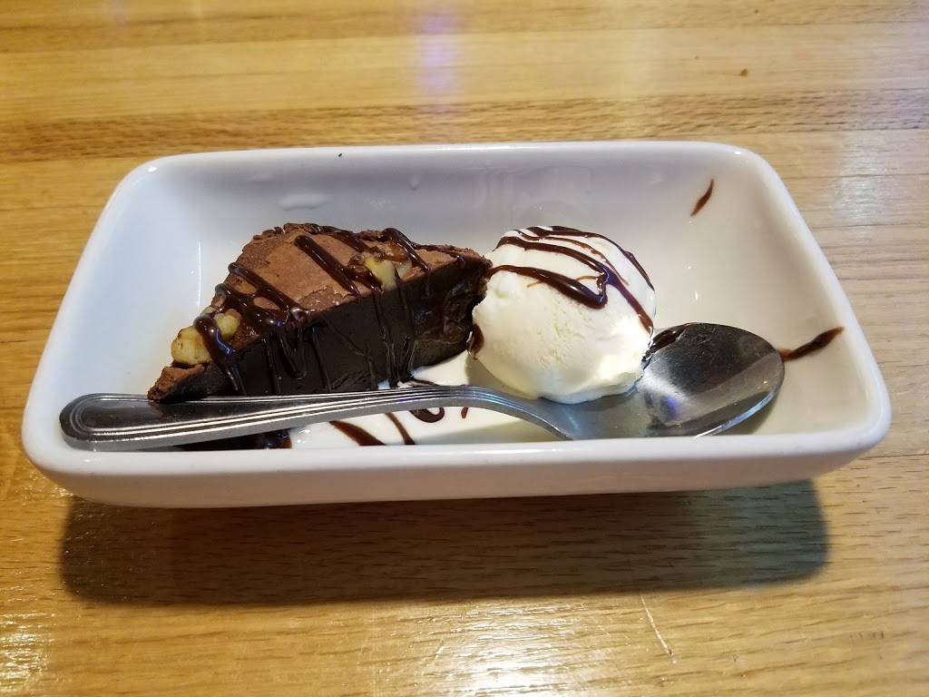 Applebees Grill + Bar | restaurant | 597 Memorial Dr, Chicopee, MA 01020, USA | 4135930134 OR +1 413-593-0134