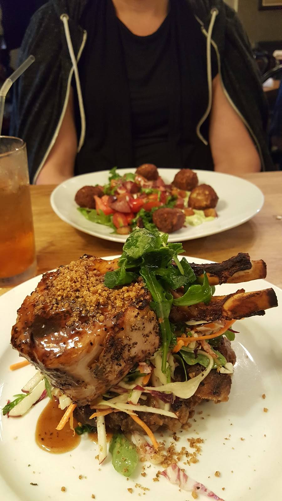 Left Coast Kitchen & Cocktails | restaurant | 1810 Merrick Rd, Merrick, NY 11566, USA | 5168685338 OR +1 516-868-5338