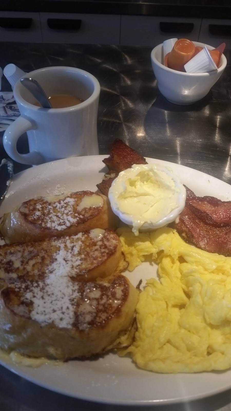 Chubbys Diner | restaurant | 3900 S Mooney Blvd, Visalia, CA 93277, USA | 5596352828 OR +1 559-635-2828