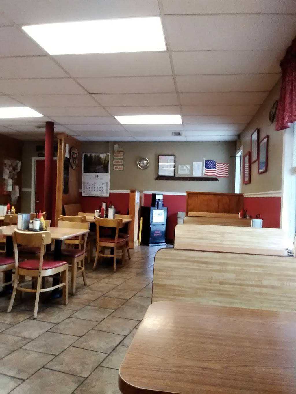 Family Billiards | restaurant | 133 N Madison St, Owenton, KY 40359, USA | 5024845996 OR +1 502-484-5996