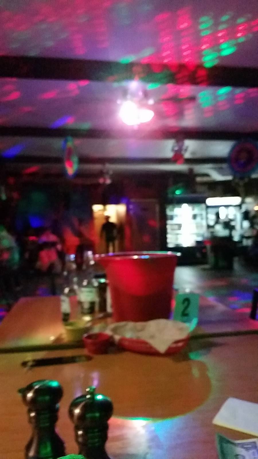 La Caleta Restaurant & Bar | restaurant | 1801 S Muskego Ave, Milwaukee, WI 53204, USA | 4142105410 OR +1 414-210-5410