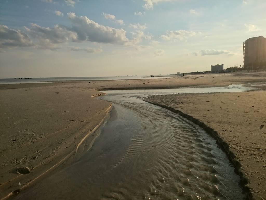 Raising Canes Chicken Fingers | meal takeaway | 2590 Beach Blvd, Biloxi, MS 39531, USA | 2285946667 OR +1 228-594-6667