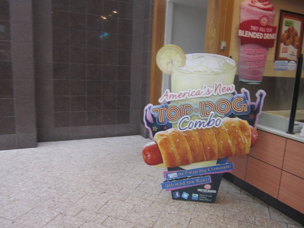 Pretzelmaker | restaurant | 50 Holyoke St, Holyoke, MA 01040, USA | 4135332066 OR +1 413-533-2066