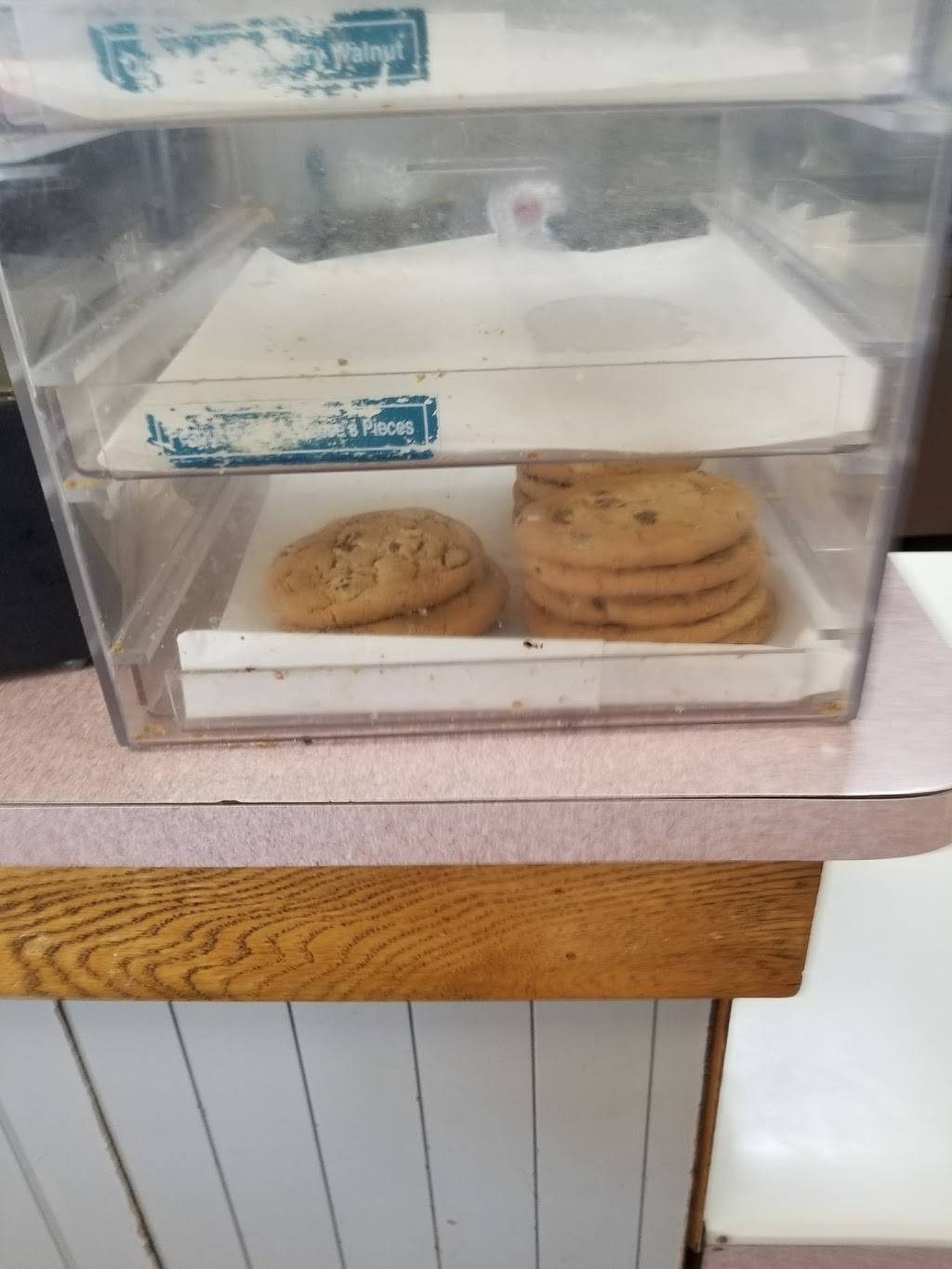 Cousins Subs | meal takeaway | 2900 N Oakland Ave, Milwaukee, WI 53211, USA | 4149630177 OR +1 414-963-0177