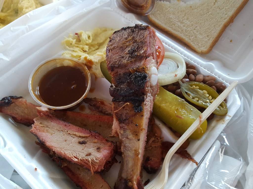 The Bar-B-Q Man Restaurant & Catering | restaurant | 4931 IH-37 South, Corpus Christi, TX 78408, USA | 3618884248 OR +1 361-888-4248