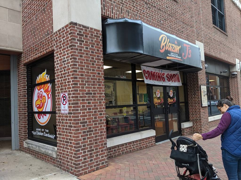 Blazin Js | restaurant | 15 E King St, Lancaster, PA 17602, USA | 7179457197 OR +1 717-945-7197