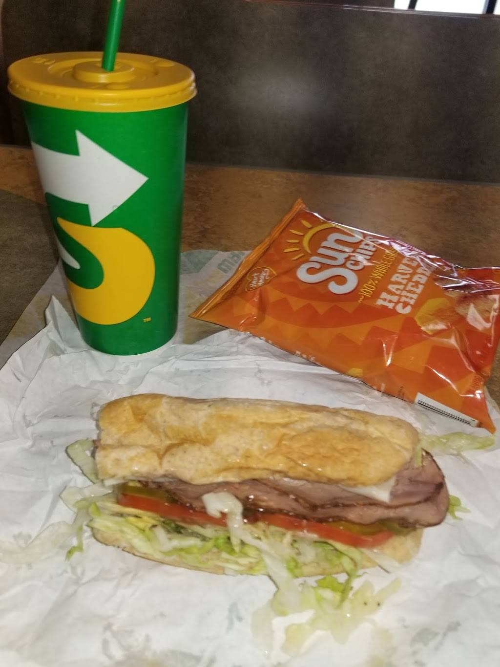 Subway | restaurant | Key Street Commons, 647 S Key St #H, Pilot Mountain, NC 27041, USA | 3363685010 OR +1 336-368-5010