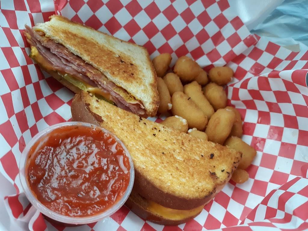 Neon Moon | restaurant | 326 US-71, Mountainburg, AR 72946, USA | 4793691705 OR +1 479-369-1705