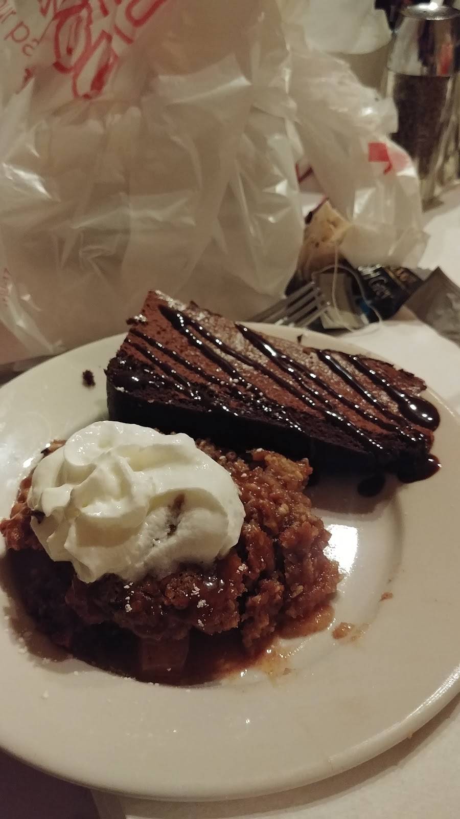 Wood Creek Bar & Grill | restaurant | 14 Greenwoods Rd W, Norfolk, CT 06058, USA | 8605421200 OR +1 860-542-1200