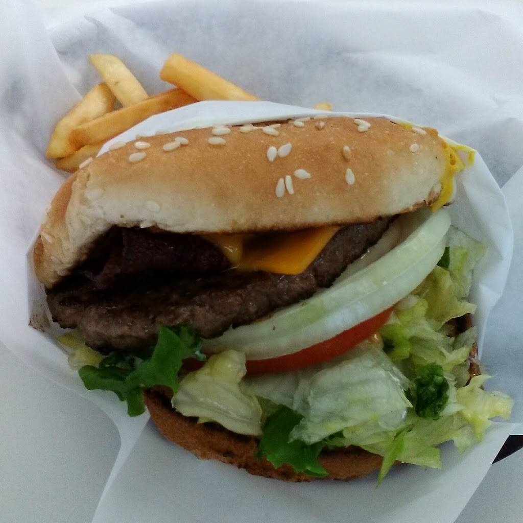 Giant Burger | restaurant | 24134 Mission Blvd, Hayward, CA 94544, USA | 5107332665 OR +1 510-733-2665