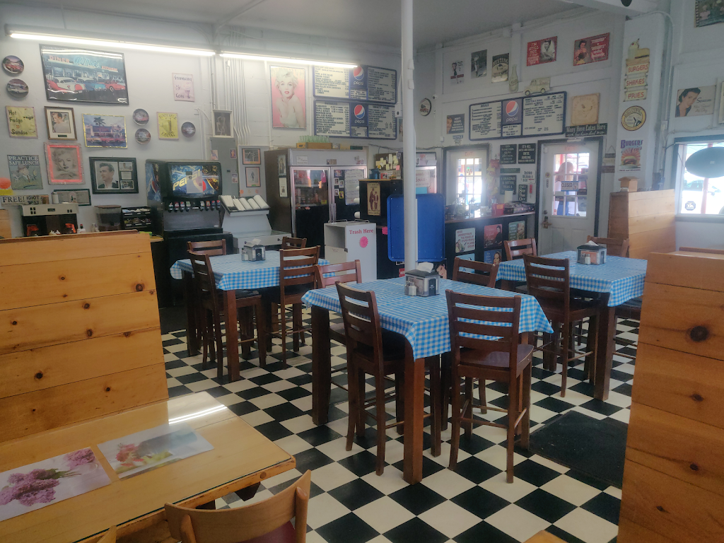 Gold Rush Burgers | restaurant | 1240 S Main St, Yreka, CA 96097, USA | 5308422177 OR +1 530-842-2177