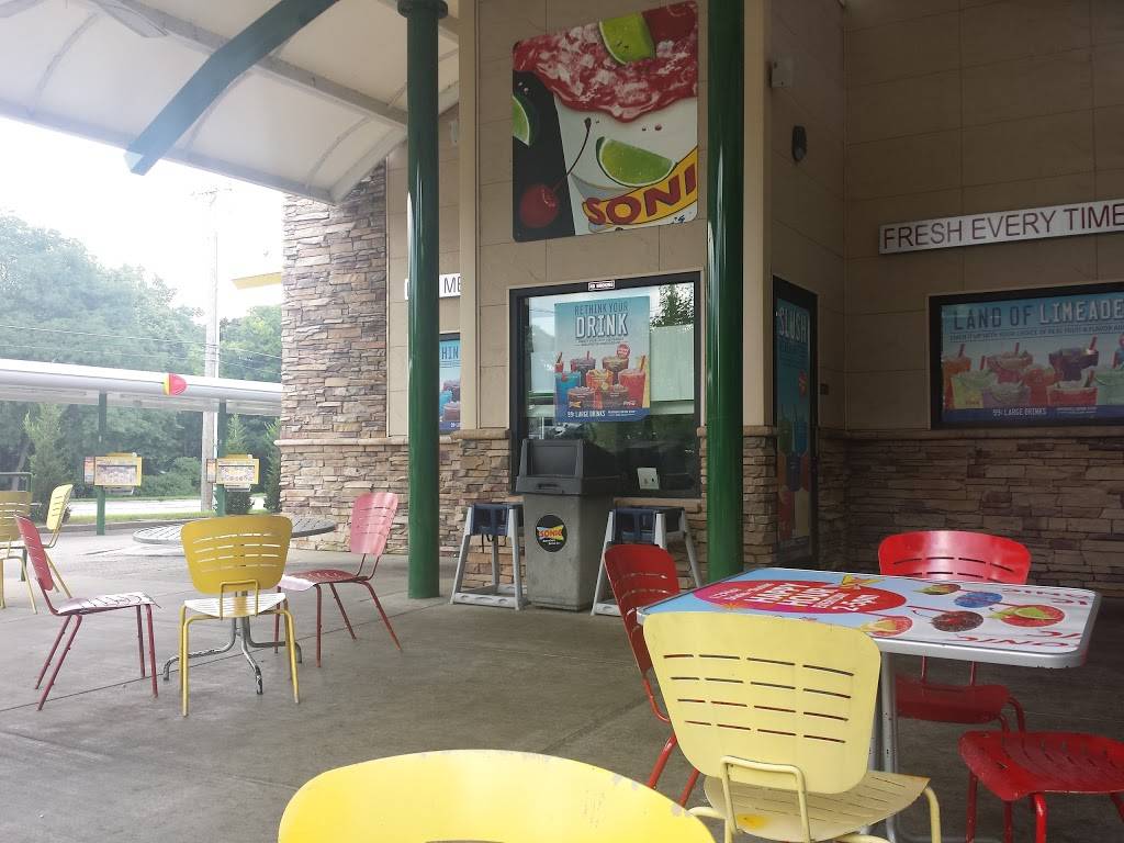 Sonic Drive-In | restaurant | 6413 University Ave, Middleton, WI 53562, USA | 6088312633 OR +1 608-831-2633