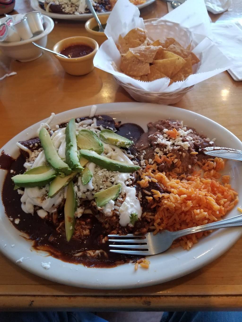 Cardonas Restaurant | restaurant | 3537 W Lawrence Ave, Chicago, IL 60625, USA | 7732798193 OR +1 773-279-8193