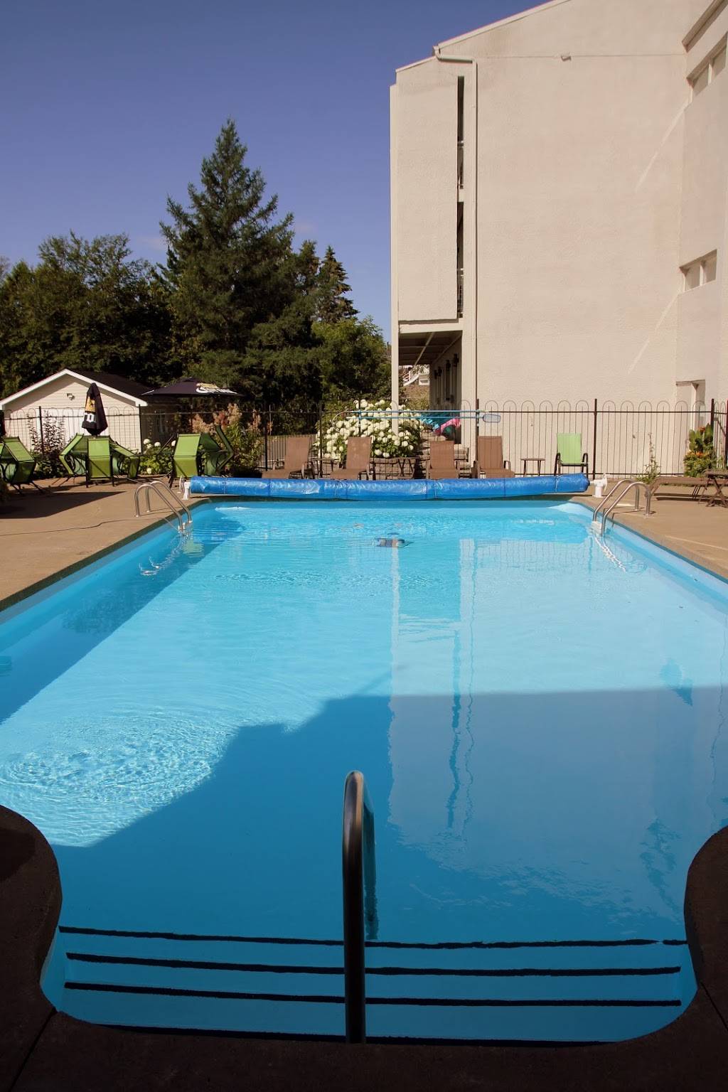 Le Manoir Du Lac-Etchemin | restaurant | 1415 QC-277, Lac-Etchemin, QC G0R 1S0, Canada | 4186252101 OR +1 418-625-2101