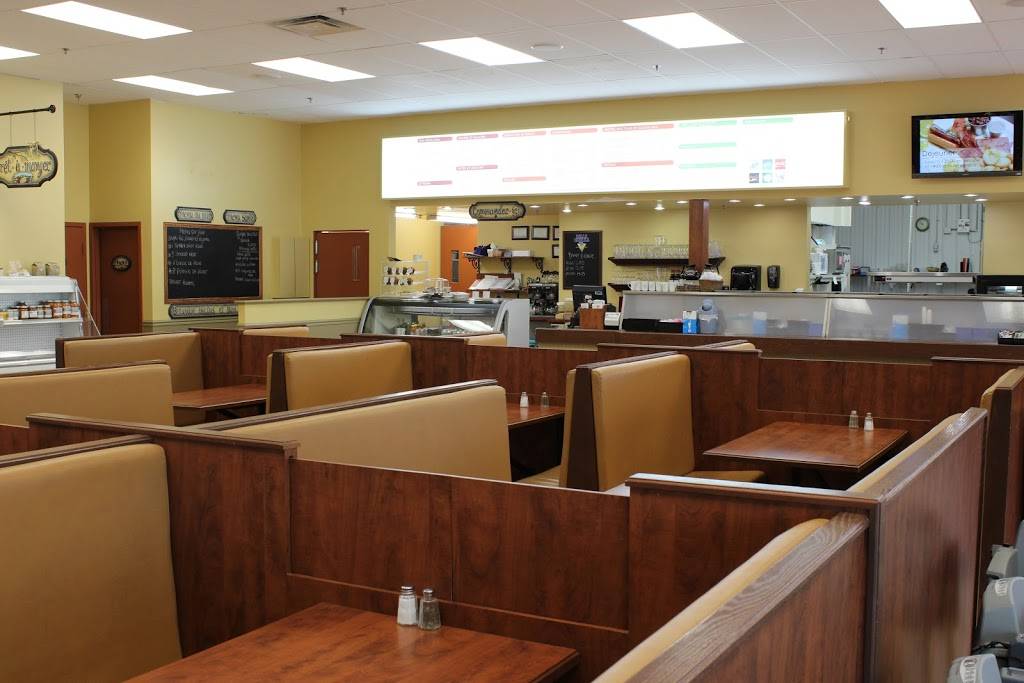 Fromagerie Victoria Grande place des Bois-Francs | cafe | 1111 Boulevard Jutras E, Victoriaville, QC G6S 1C1, Canada | 8197526821 OR +1 819-752-6821