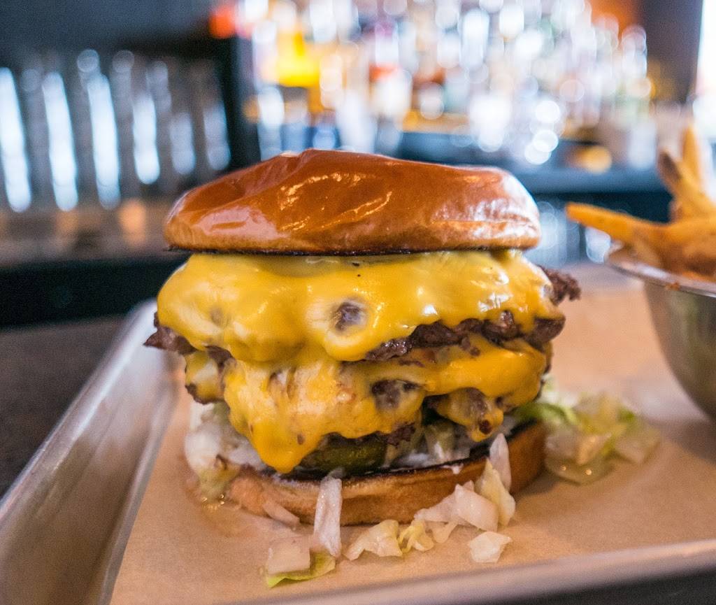 Hillside Tavern | restaurant | 6465 E Mockingbird Ln Ste. #386, Dallas, TX 75214, USA | 2148880152 OR +1 214-888-0152