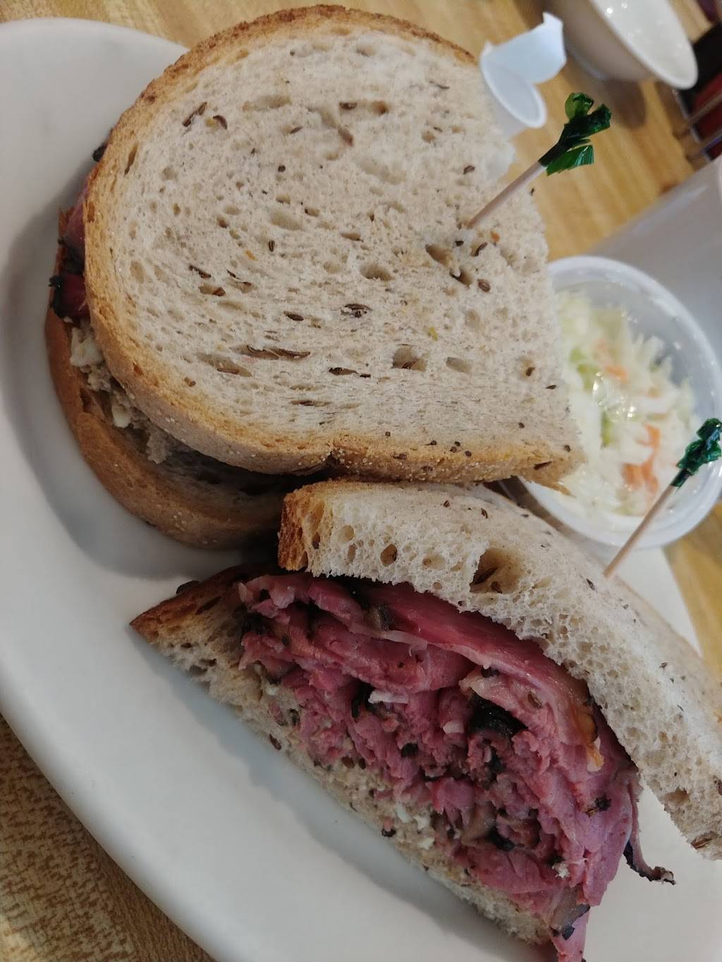 Maxs Deli | restaurant | 191 Skokie Valley Rd, Highland Park, IL 60035, USA | 8478310600 OR +1 847-831-0600