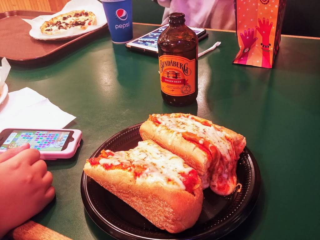 Sams Italian Foods | meal takeaway | 583 Lisbon St # 3 # 3, Lisbon Falls, ME 04252, USA | 2073538585 OR +1 207-353-8585