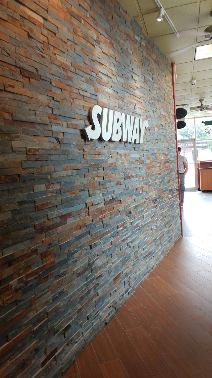 Subway | restaurant | 2115 King Rd #1, King City, ON L7B 1K2, Canada | 9058333030 OR +1 905-833-3030