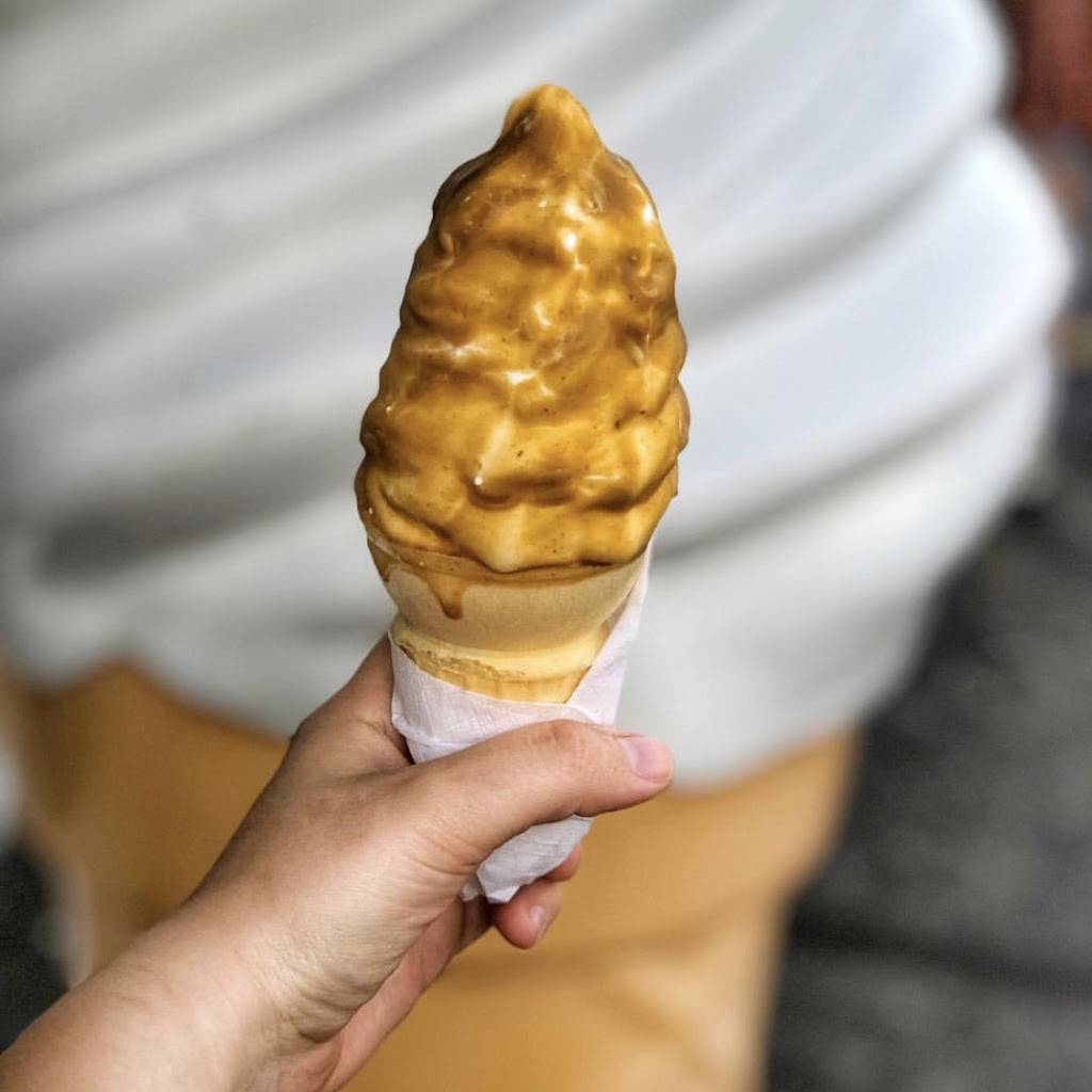 Lees Dairy Treat | restaurant | 14040 W Greenfield Ave, Brookfield, WI 53005, USA | 2627826680 OR +1 262-782-6680