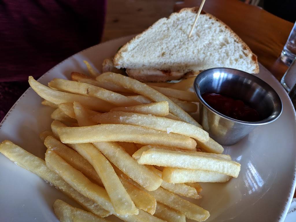 Round Island Bar & Grill | restaurant | One Lake Shore Dr, Mackinac Island, MI 49757, USA | 9068473000 OR +1 906-847-3000