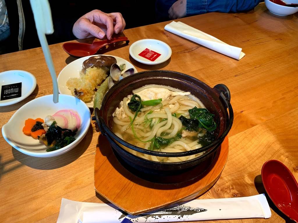 Miyabi Sushi | restaurant | 16800 Southcenter Pkwy, Tukwila, WA 98188, USA | 2065756815 OR +1 206-575-6815