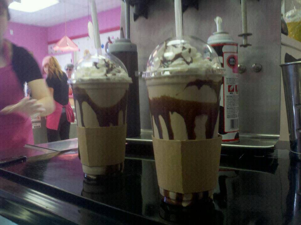 Amaro Bros. Ice Cream | restaurant | 478 Middleboro Ave, East Taunton, MA 02718, USA | 5083860935 OR +1 508-386-0935